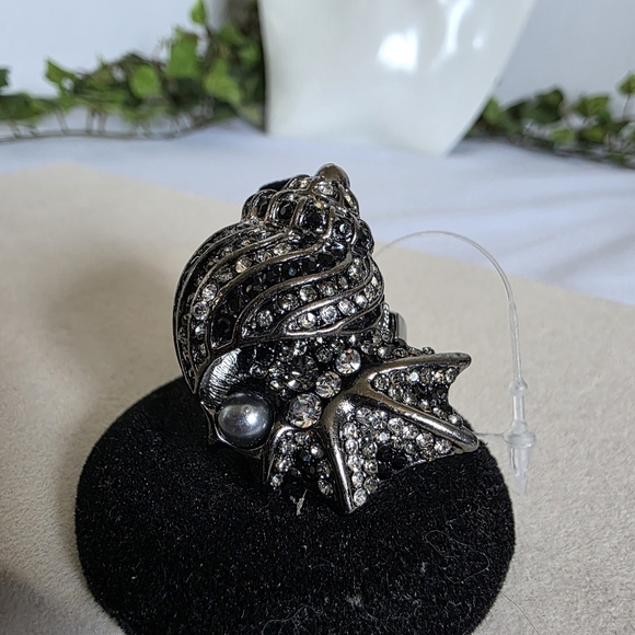 Statement Gunmetal Silver Seashell Stretch Ring with Pearl and Rhinestones - Picture 1 of 9